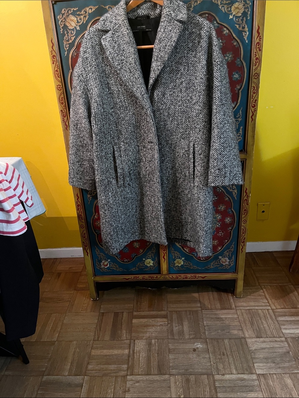Zara Gray Tweed Short Coat with Notch Collar - size M